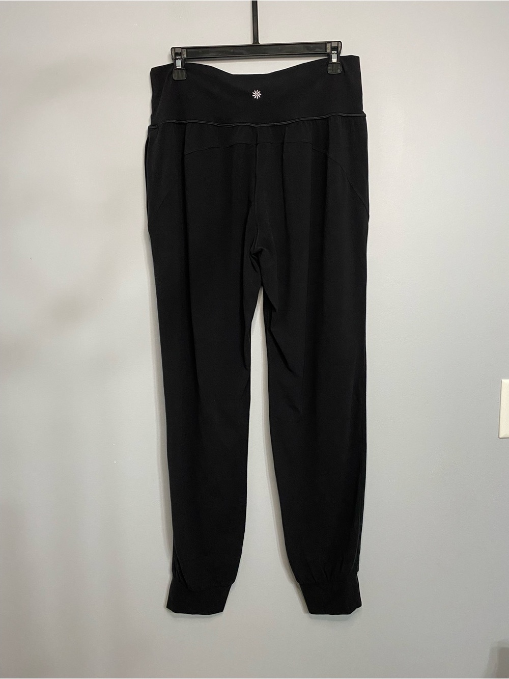 Athleta Salutation Black Jogger Women’s Size L - Picture 6 of 8
